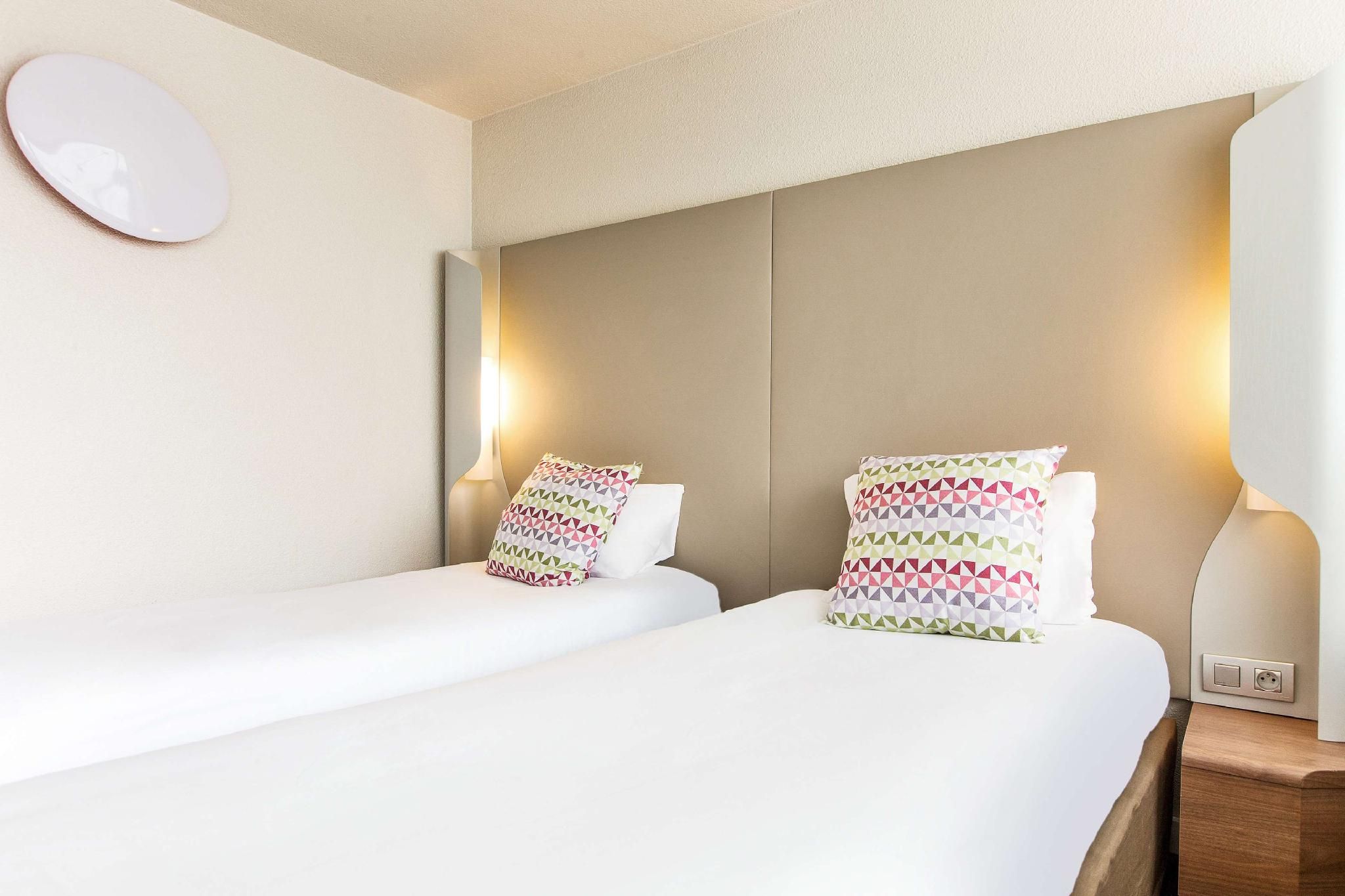 Standard - 2 Single Beds 1 Junior Bed