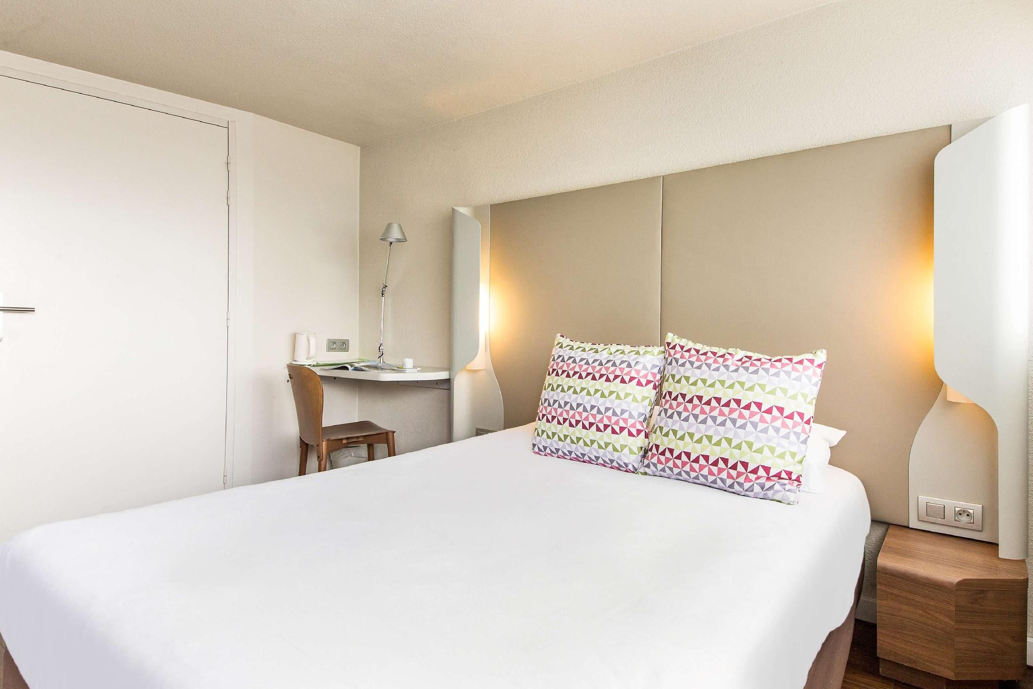 Standard - 1 Double Bed 1 Junior Bed