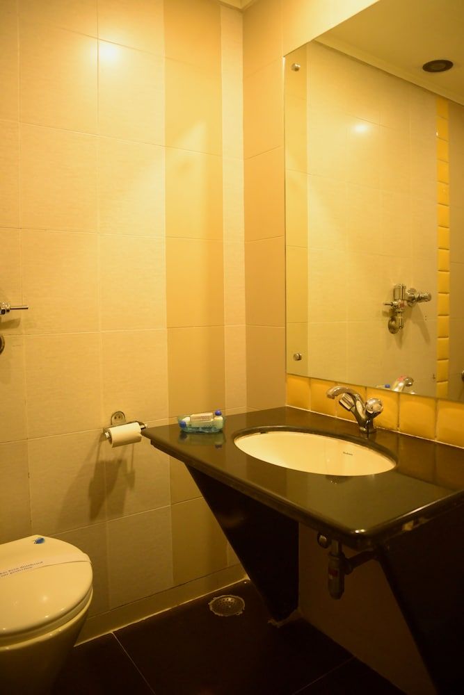 Hotel Heritage Dakshin Deluxe Room 14