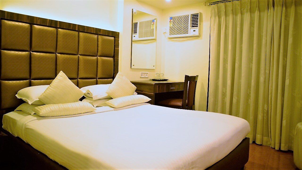 Hotel Heritage Dakshin Deluxe Room 2