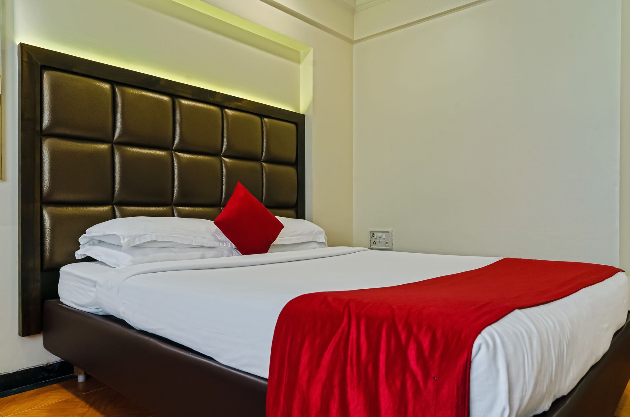 Hotel Heritage Dakshin Deluxe Room 9