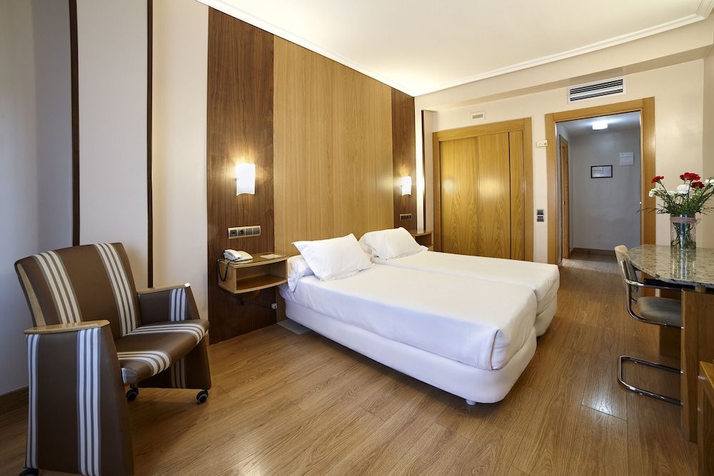 Hotel Zenit Dos Infantas Double or Twin Room 3