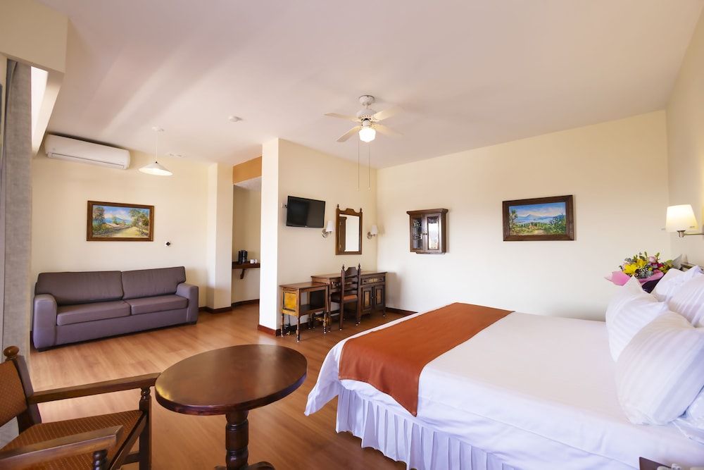 Hotel Plaza Uruapan Junior Double Room