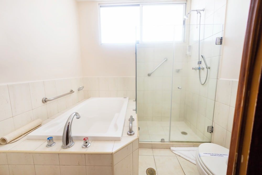 Hotel Plaza Uruapan Junior Double Room 5