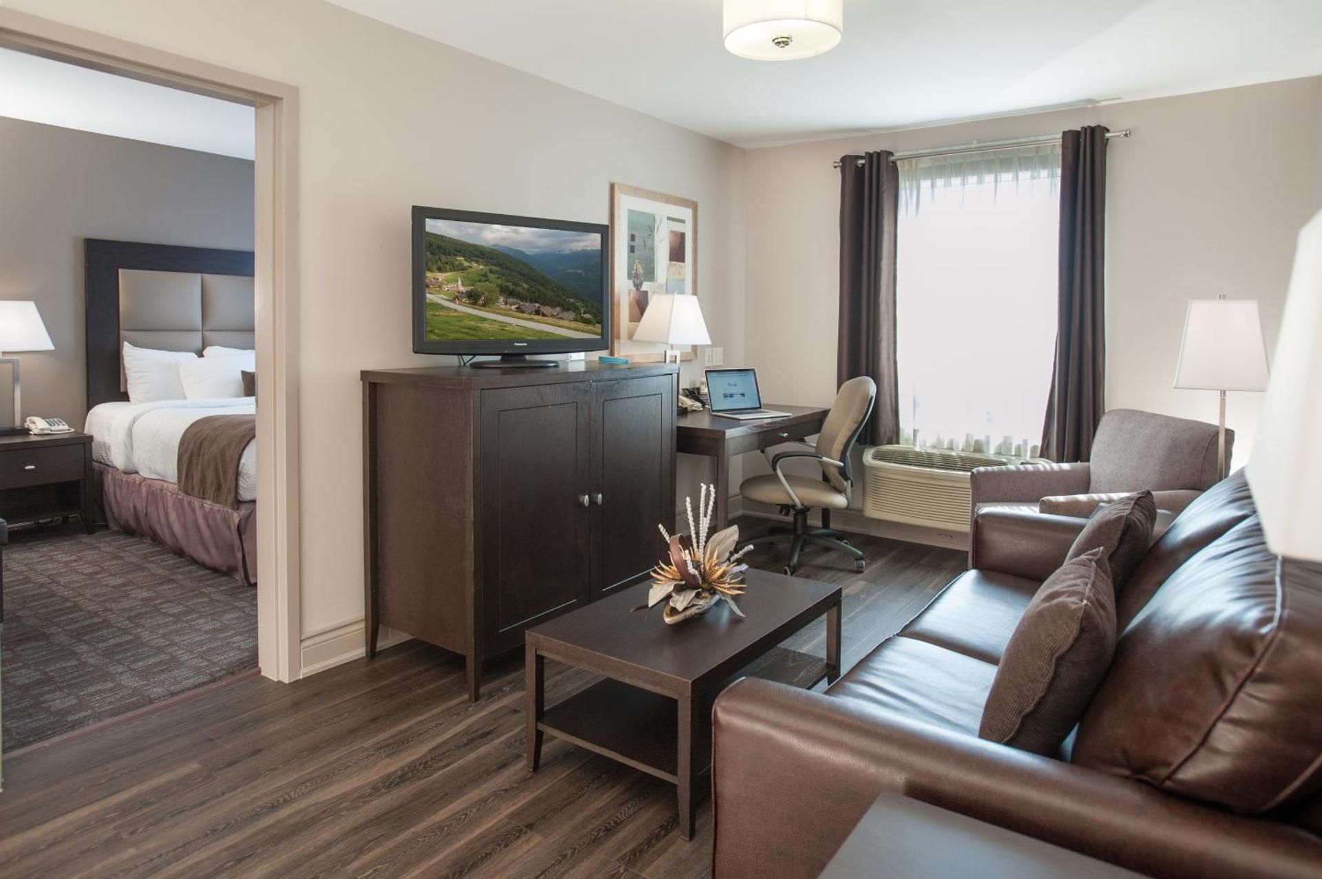 Best Western Plus Moncton Suite - 1 King Bed, Nonsmoking, 2 Rooms 3