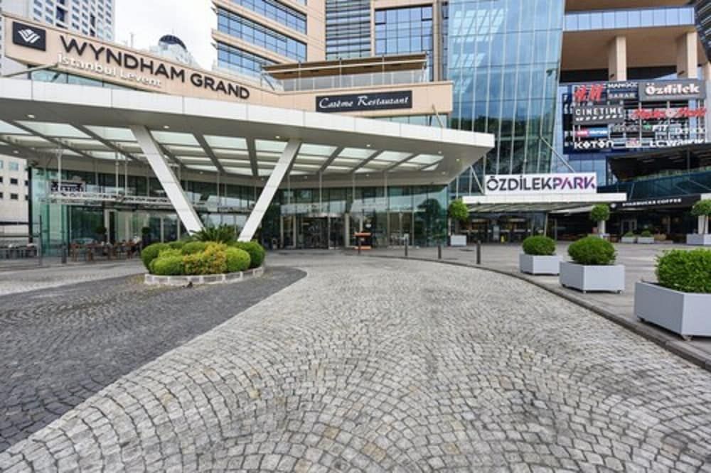 undefined Wyndham Grand Levent Istanbul Hotel & Conference Center 8
