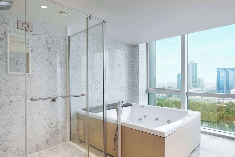 undefined Wyndham Grand Levent Istanbul Hotel & Conference Center 10