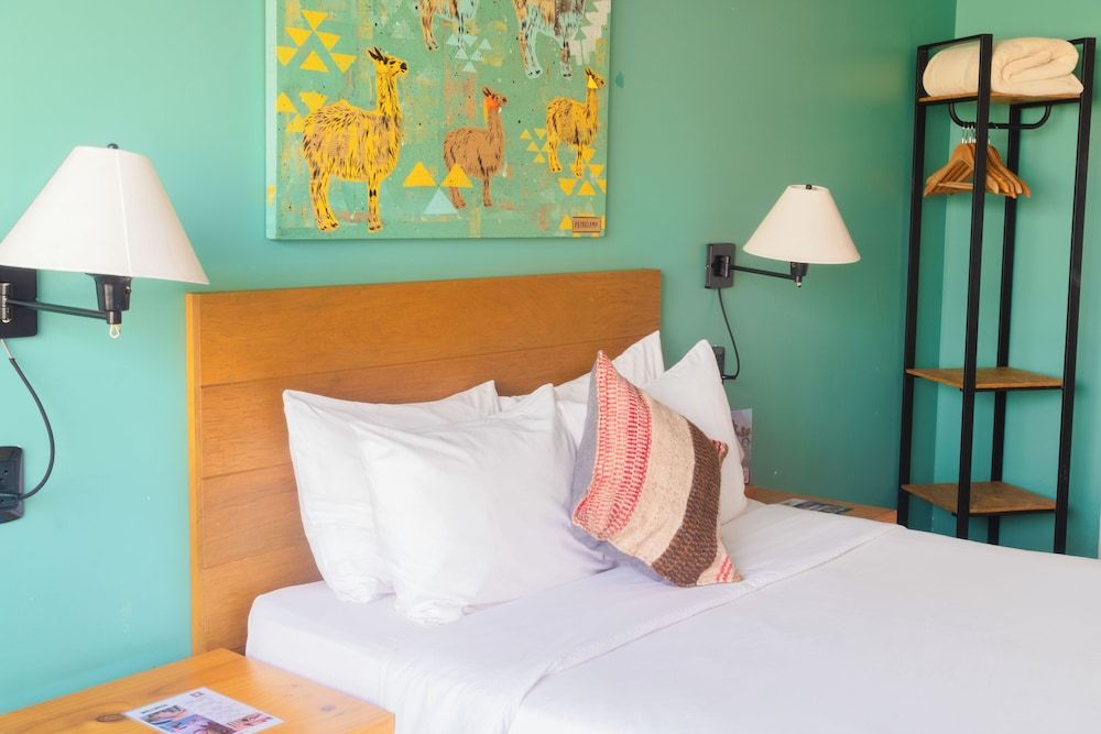 NAIA Miraflores Cozy Private Room with Shared Bathroom 2