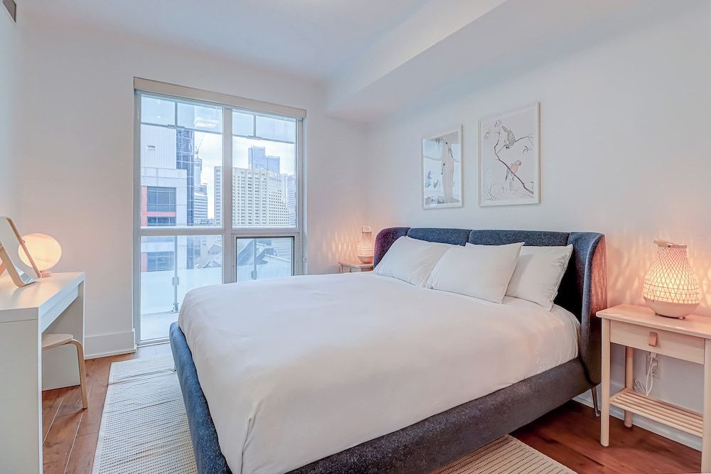 undefined Life Suites Loft - CN Tower 9