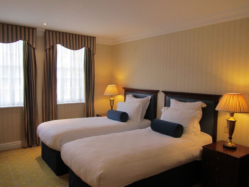 Best Western Plus Birmingham NEC Meriden Manor Hotel Superior Room, 2 Twin Beds, Non Smoking 4