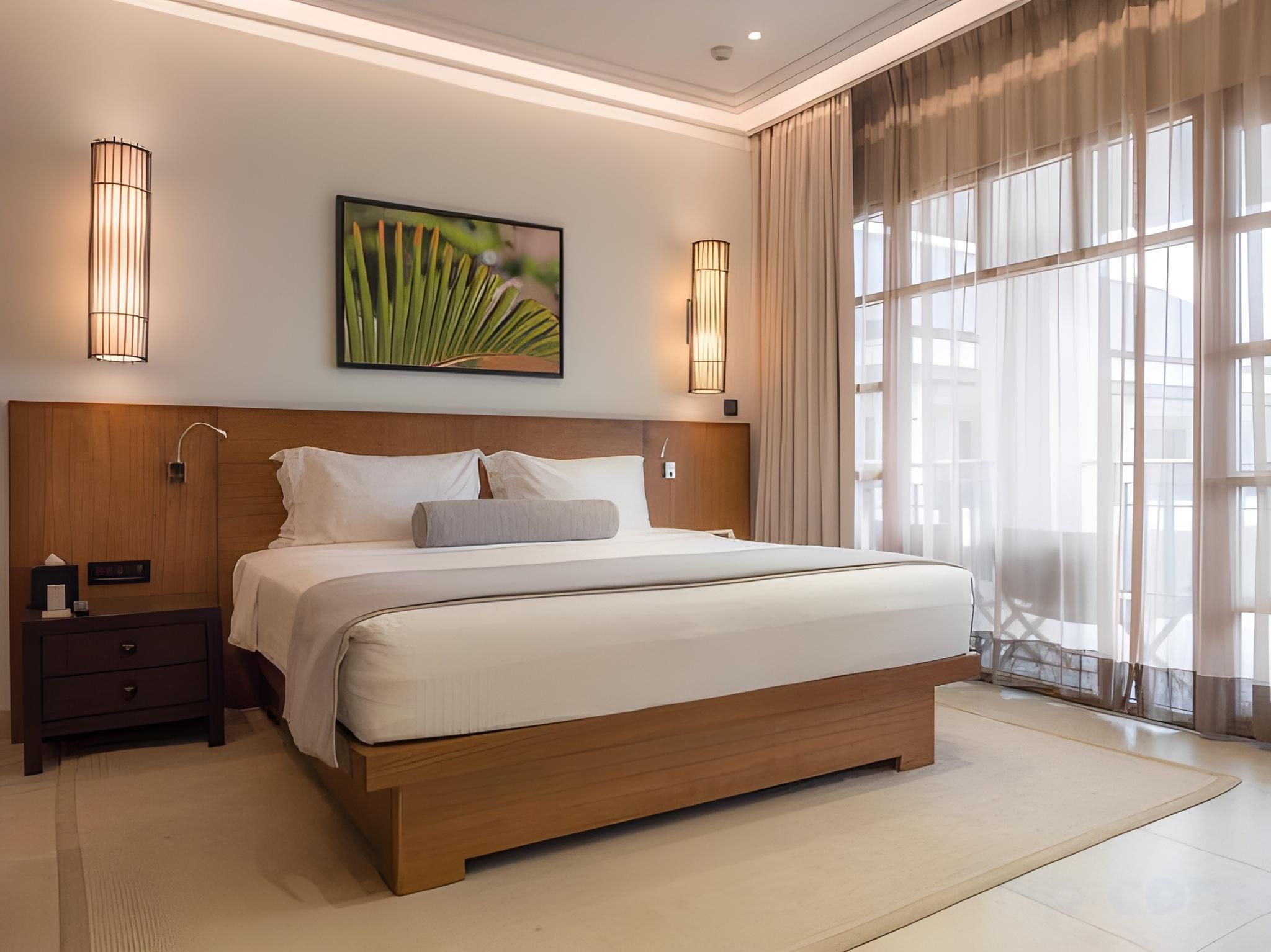 Savoy Deluxe Grand Pool