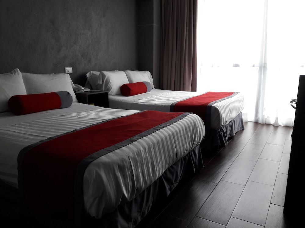 Hotel Block Suites Economy Room, 2 Double Beds 2