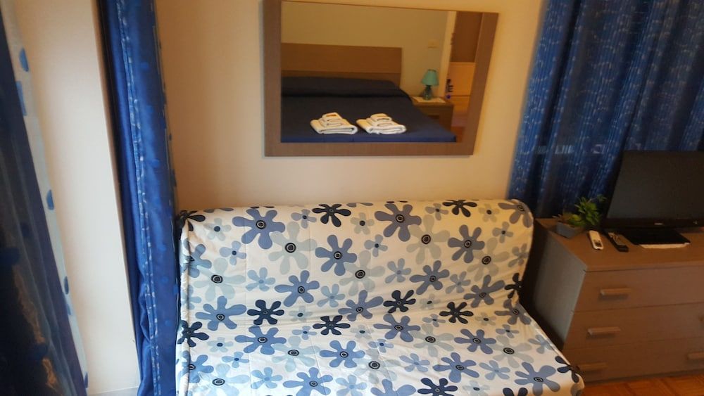 Domina Romae B&B Deluxe Quadruple Room, Ensuite 6