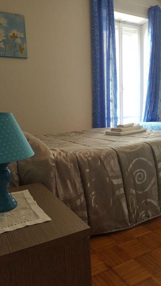 Domina Romae B&B Deluxe Quadruple Room, Ensuite 3