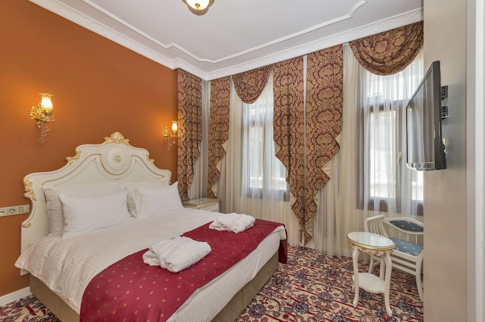 undefined By Murat Crown Hotel 5