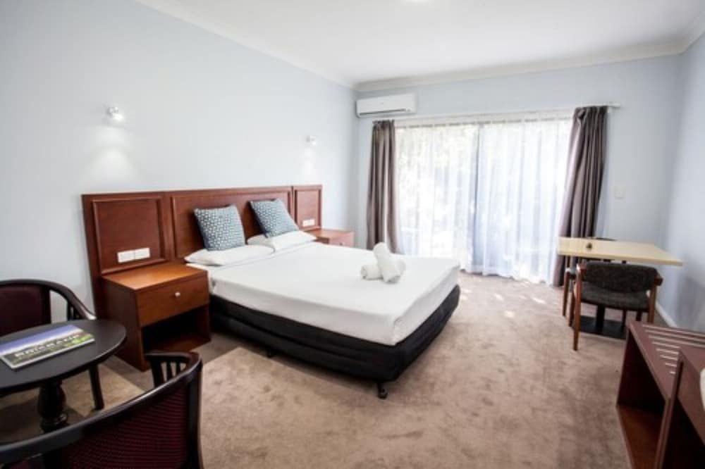 Springwood Motor Inn Studio Queen