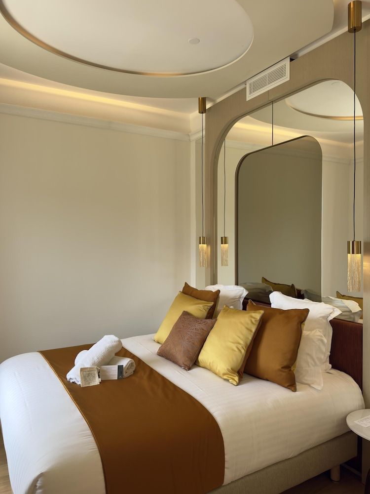 Suite, 1 King Bed, Non Smoking, Sea View