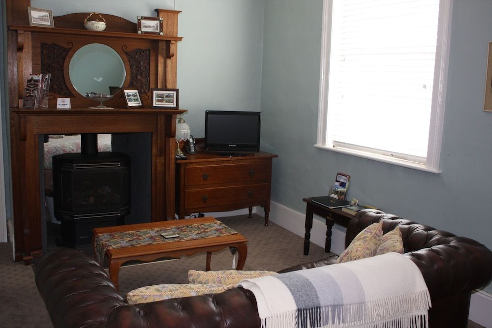 Westbury Gingerbread Cottages Servant's Quarters 5