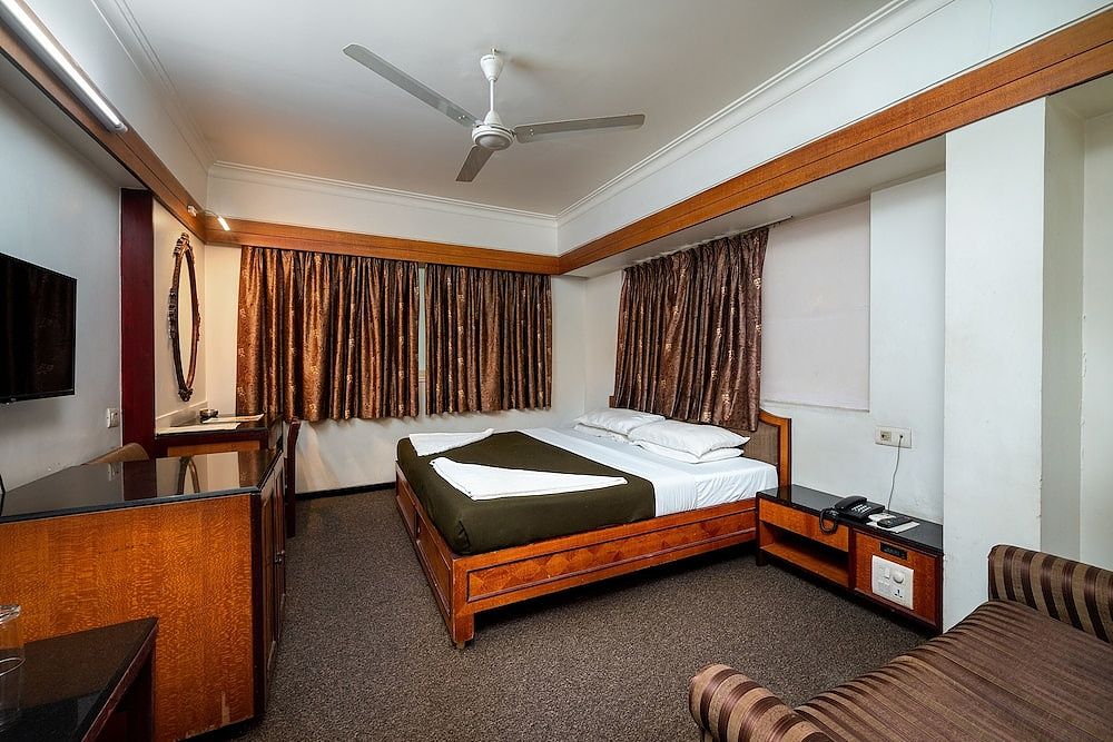 Balwas International Standard Double Room, Smoking