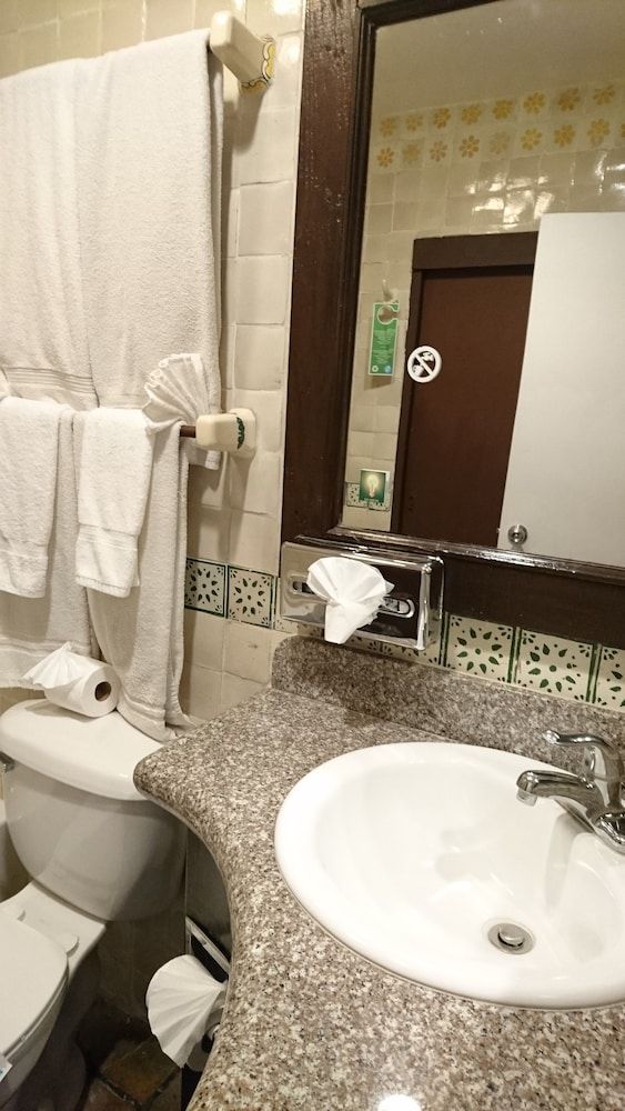 Best Western El Cid Junior Suite, 1 King Bed, Non Smoking, Refrigerator 4