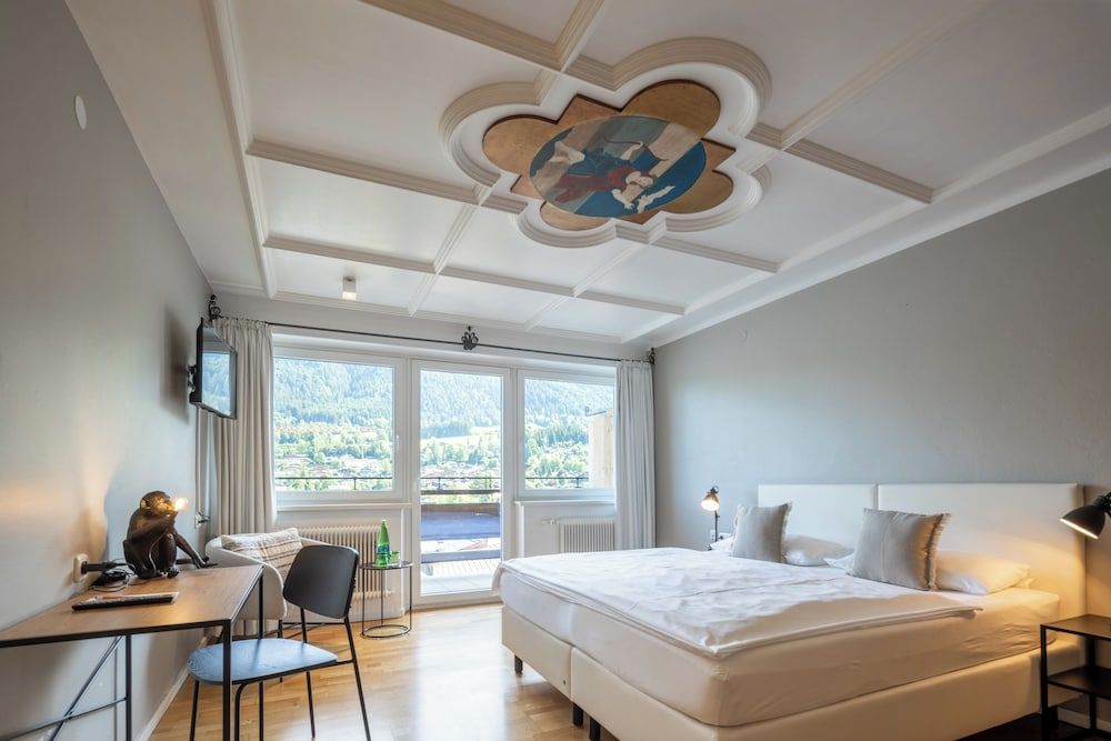 Q Hotel Maria Theresia Superior Double Room, Balcony, Mountain View (M) 3