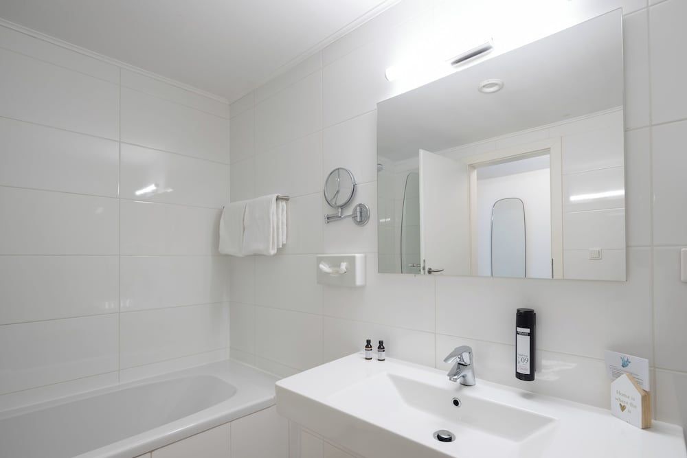 Q Hotel Maria Theresia Double Room (Hahnenkamm) 9