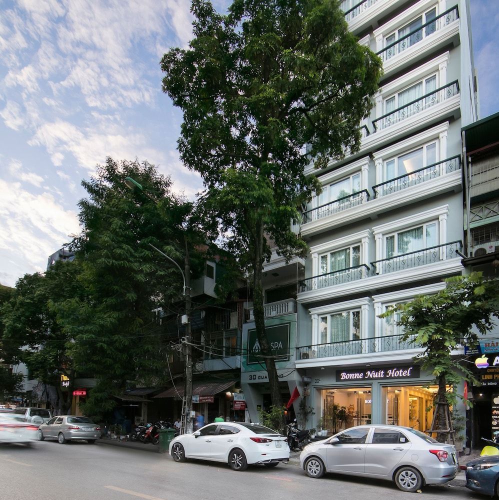 undefined Bonne Nuit Hotel 2