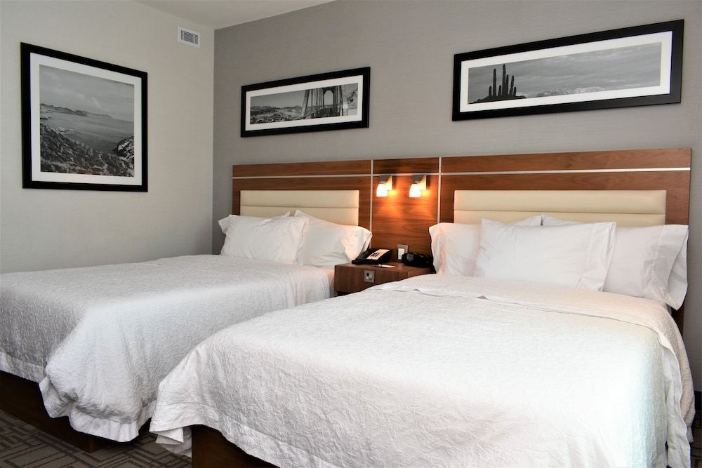 Hampton Inn by Hilton Hermosillo Room, 2 Double Beds, Refrigerator 3