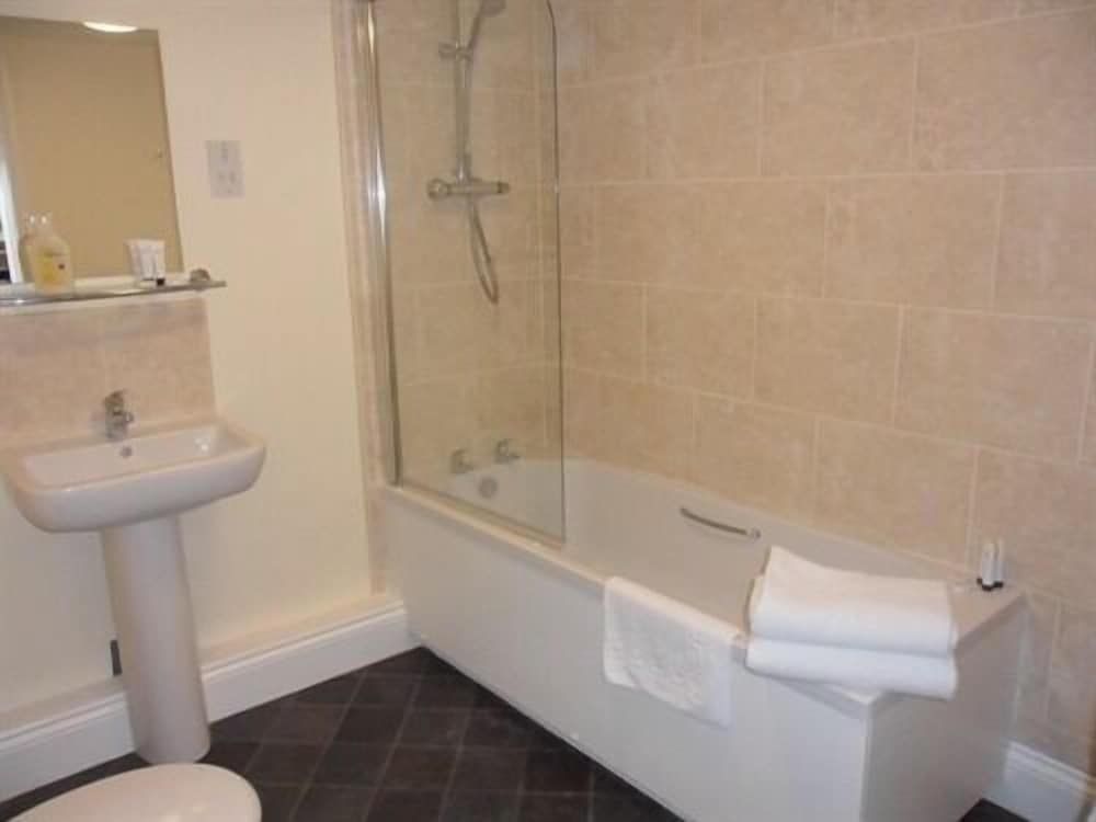 Old Oak Tree Double Room, Ensuite (Sleeps 2) 3