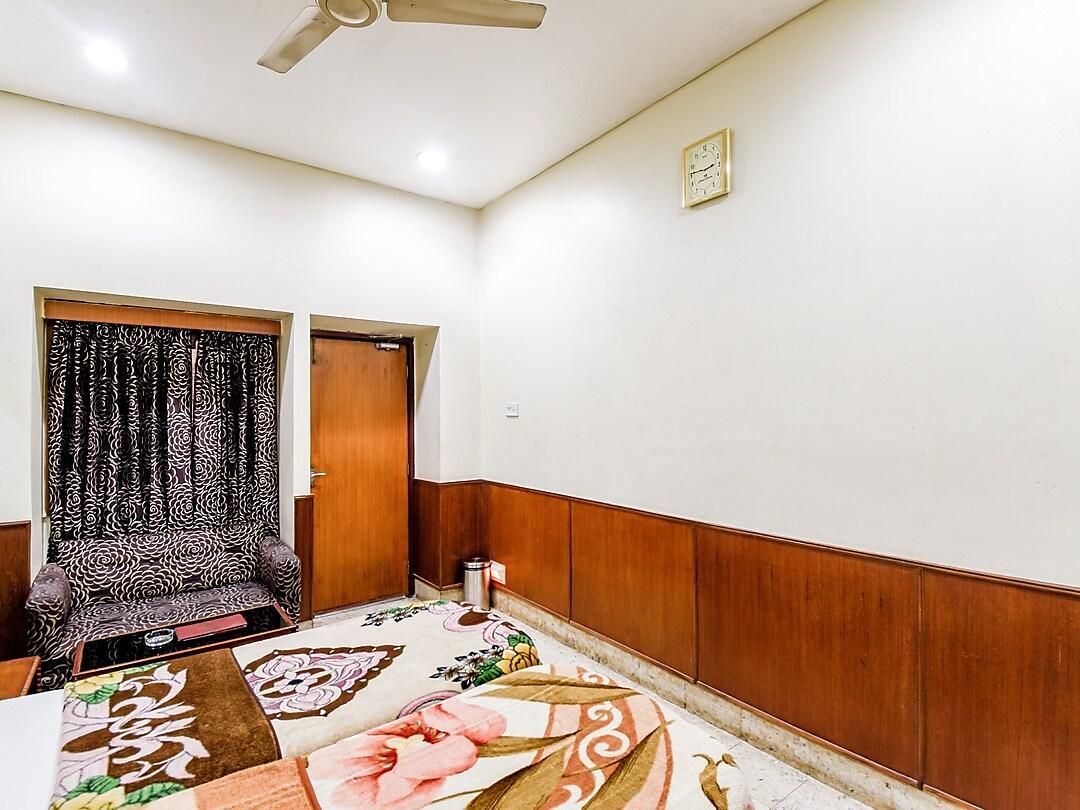 Hotel Heera Deluxe Room 11
