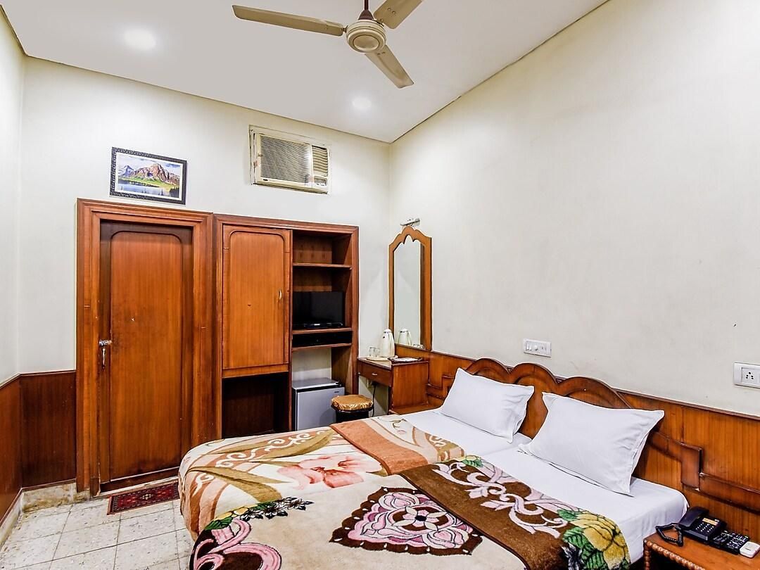 Hotel Heera Deluxe Room 13