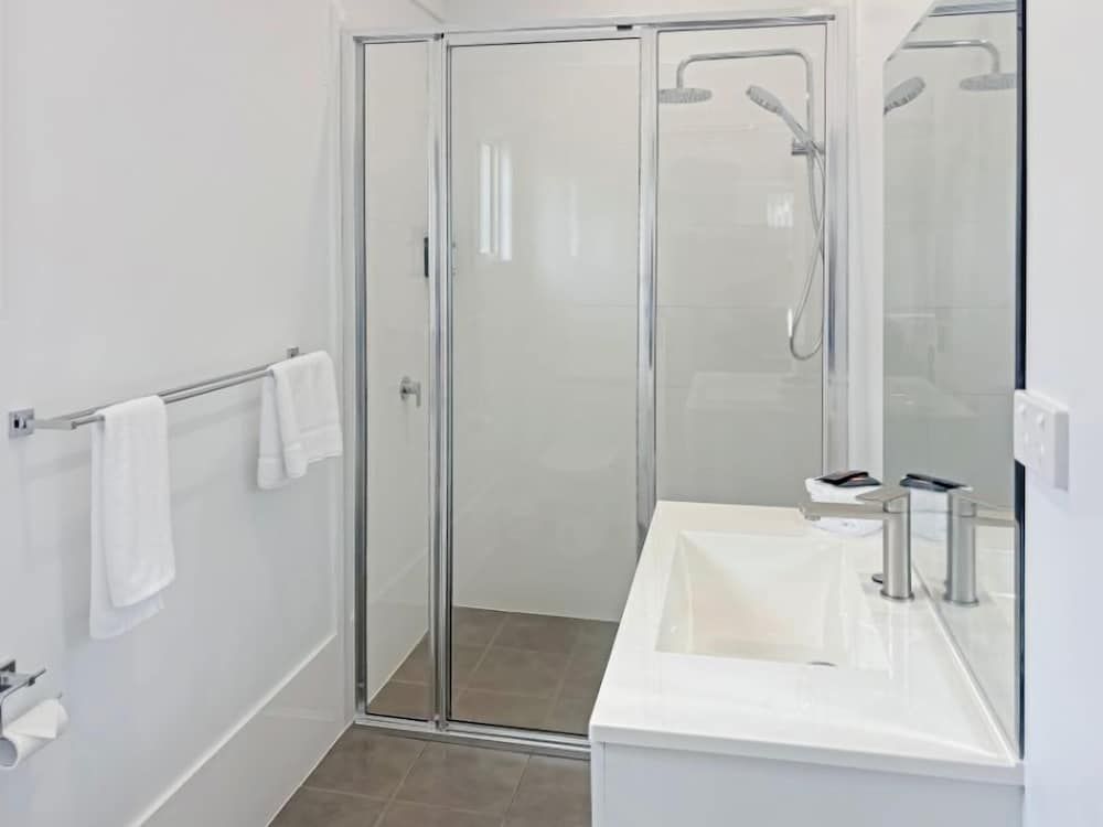 Koala Shores Port Stephens Holiday Park Superior Villa 3