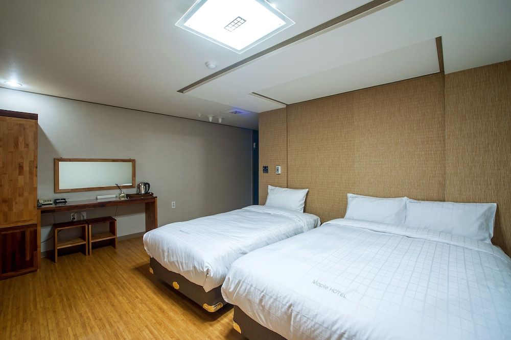 Hotel Maple Twin Room 5
