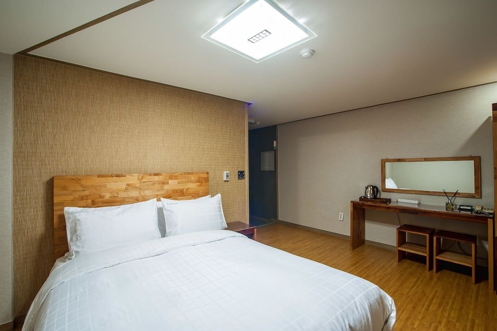 Hotel Maple Double Room 2