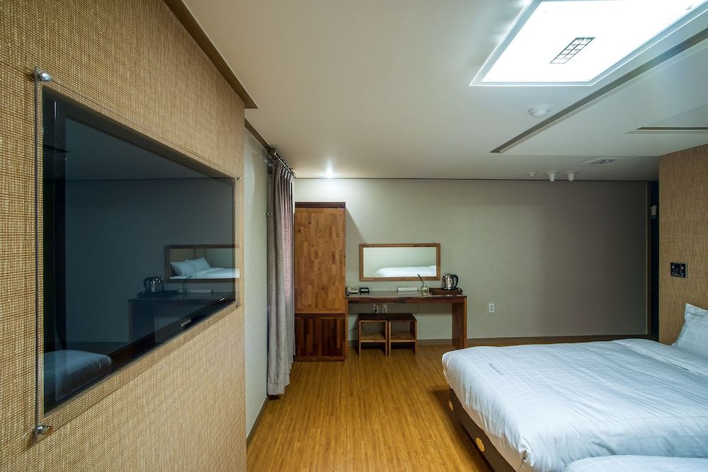 undefined Hotel Maple 10