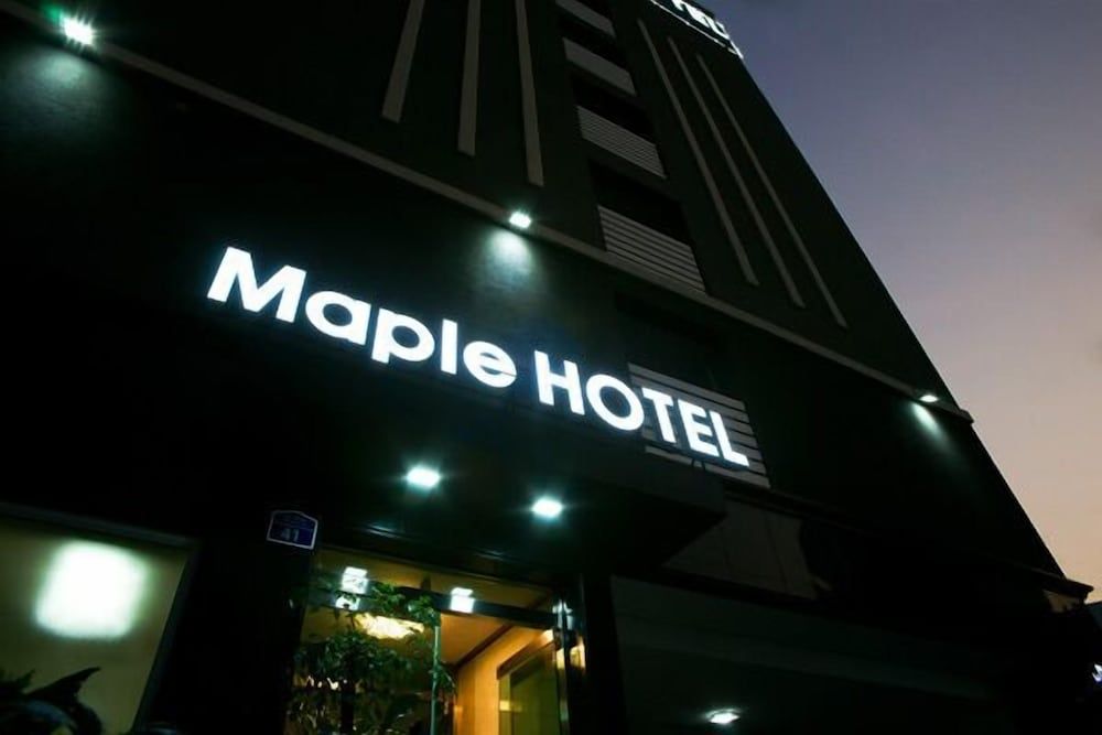 undefined Hotel Maple 5