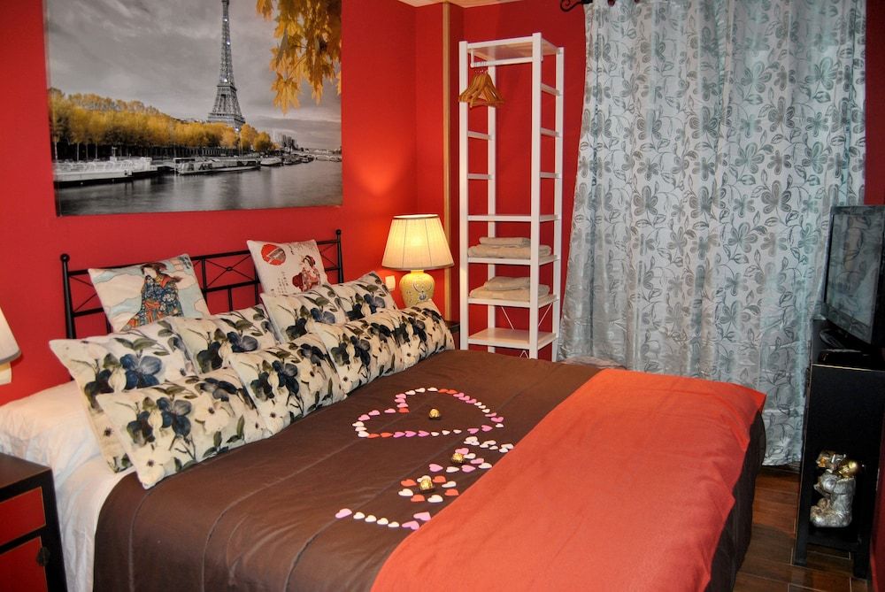 ApartaHotel CollaRubio Romantic Apartment, 1 Bedroom, Hot Tub, Mountainside 2