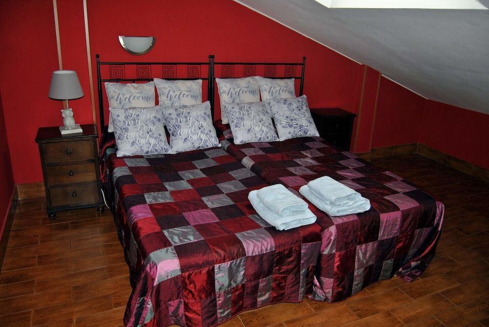 ApartaHotel CollaRubio Deluxe Duplex, 3 Bedrooms, Mountainside 11