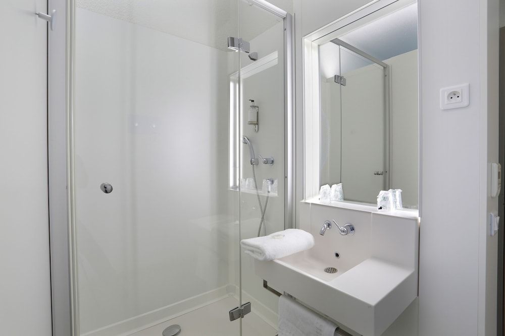 First Inn Hotel Les Ulis Twin Room 7