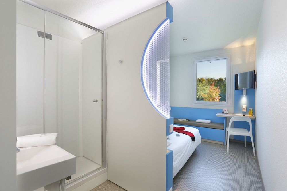 First Inn Hotel Les Ulis Twin Room 8