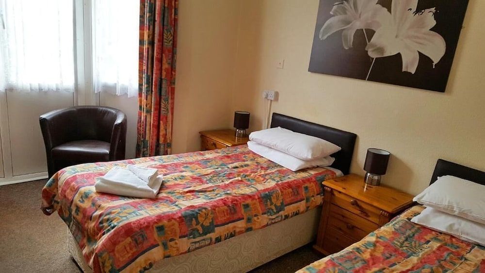 Medehamstede Hotel Twin Room, Ensuite 4