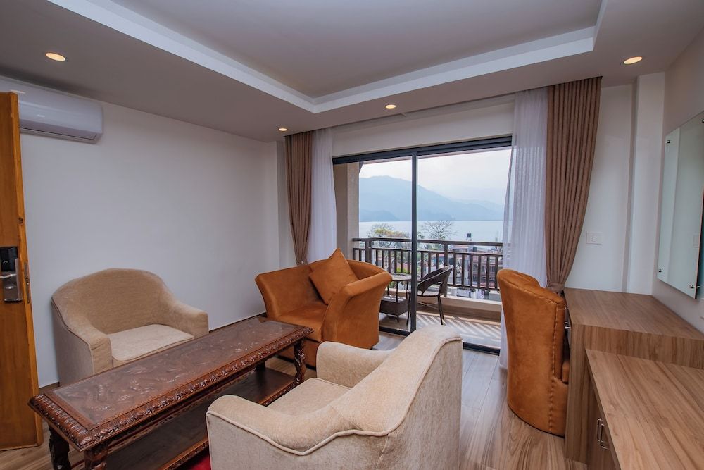 Hotel Pokhara Village & SPA Suite Room with Steam and Jacuzzi 8