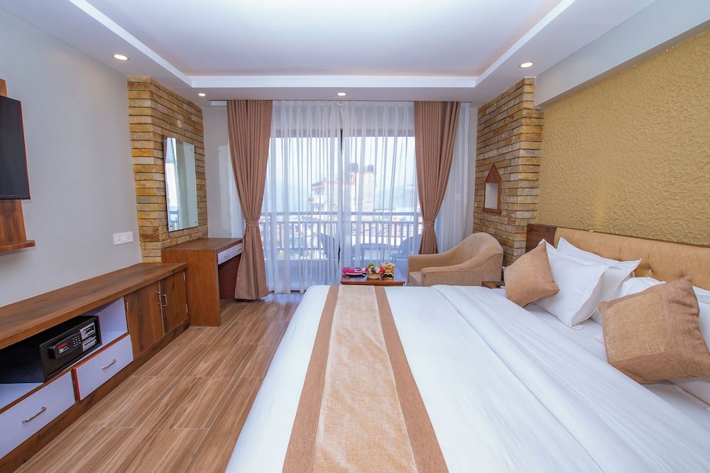 Hotel Pokhara Village & SPA