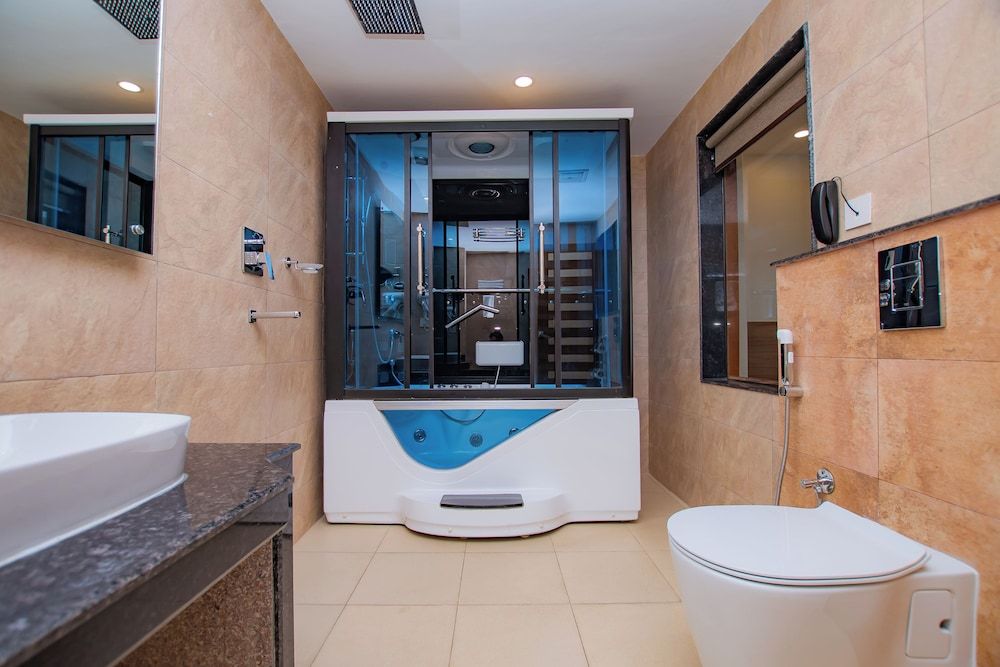 Hotel Pokhara Village & SPA Suite Room with Steam and Jacuzzi 4