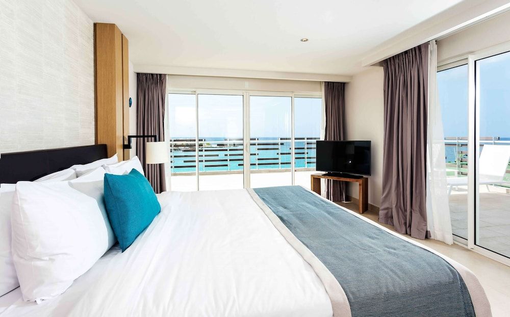 Executive Suite, 1 King Bed, Ocean View (Luxury Butler Penthouse)