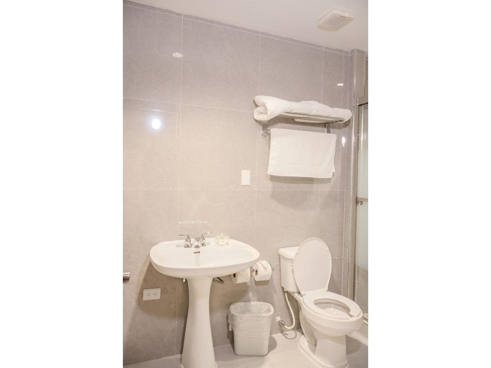 Best Western Hotel Plaza Matamoros Suite, 1 King Bed, Non Smoking 7