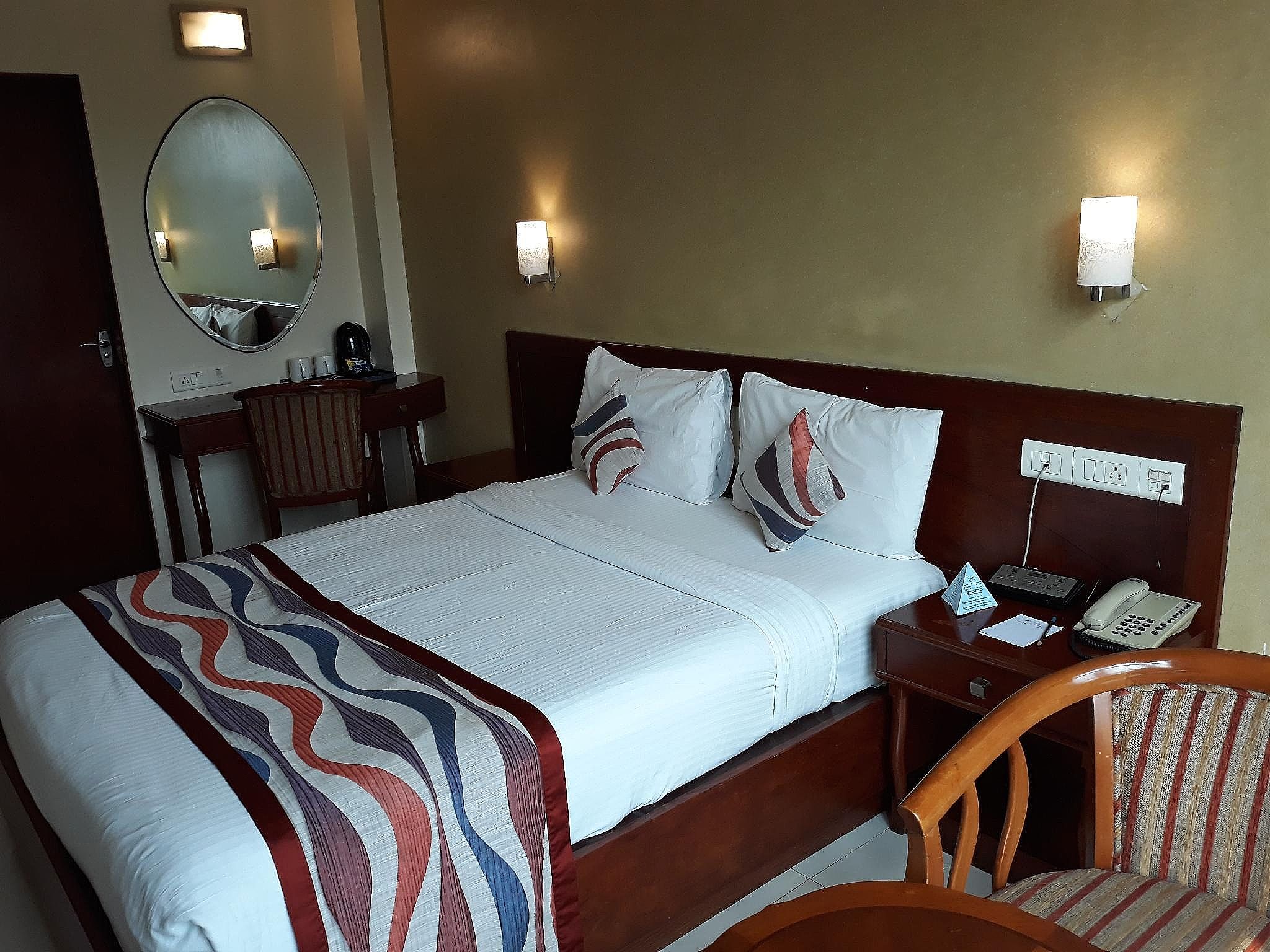 FabHotel Shubhangan Deluxe Room 8