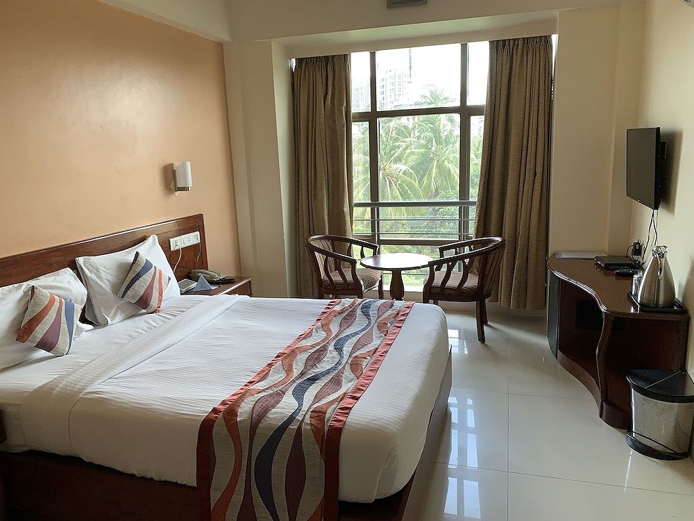 FabHotel Shubhangan Deluxe Room 11