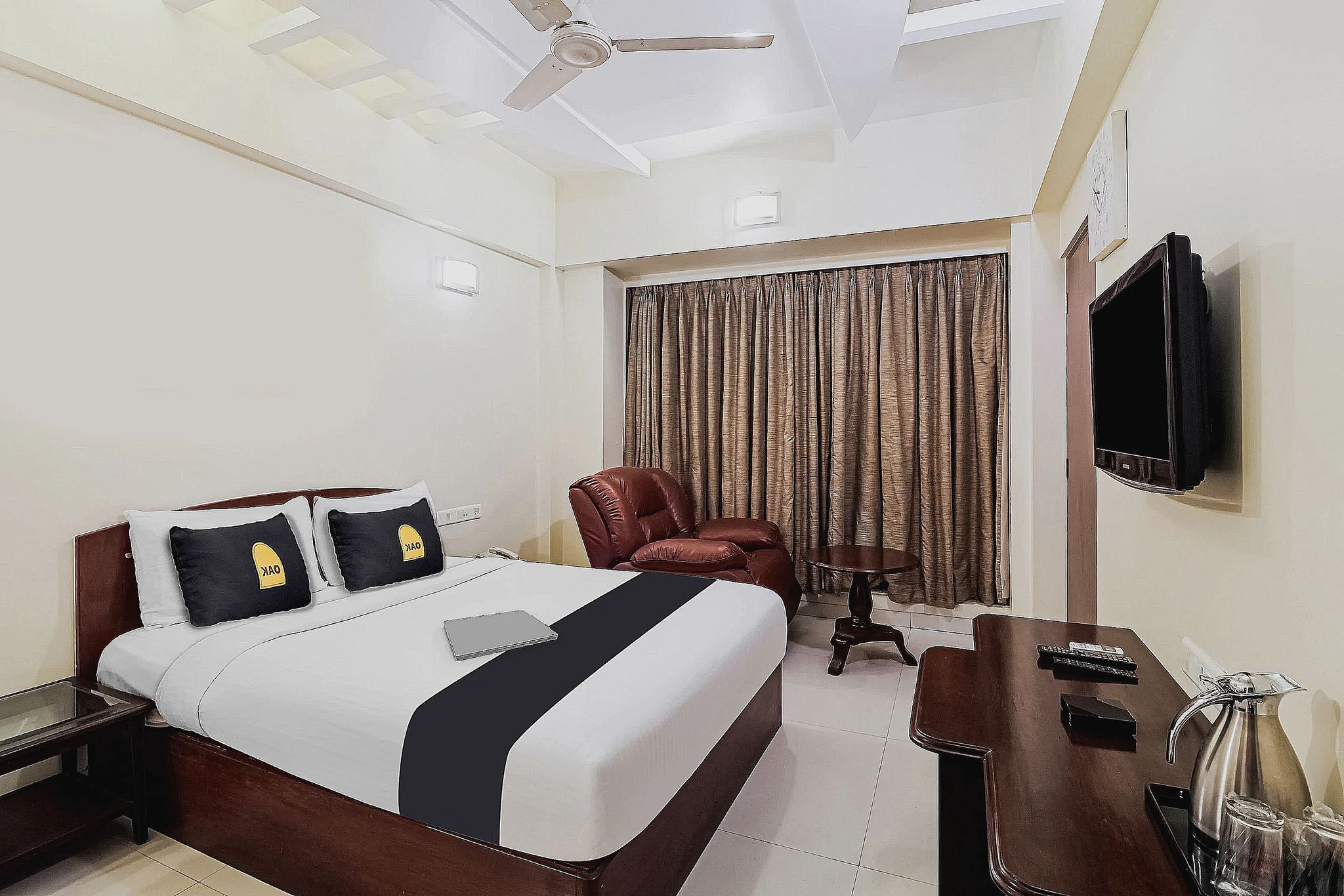 FabHotel Shubhangan Deluxe Room 5
