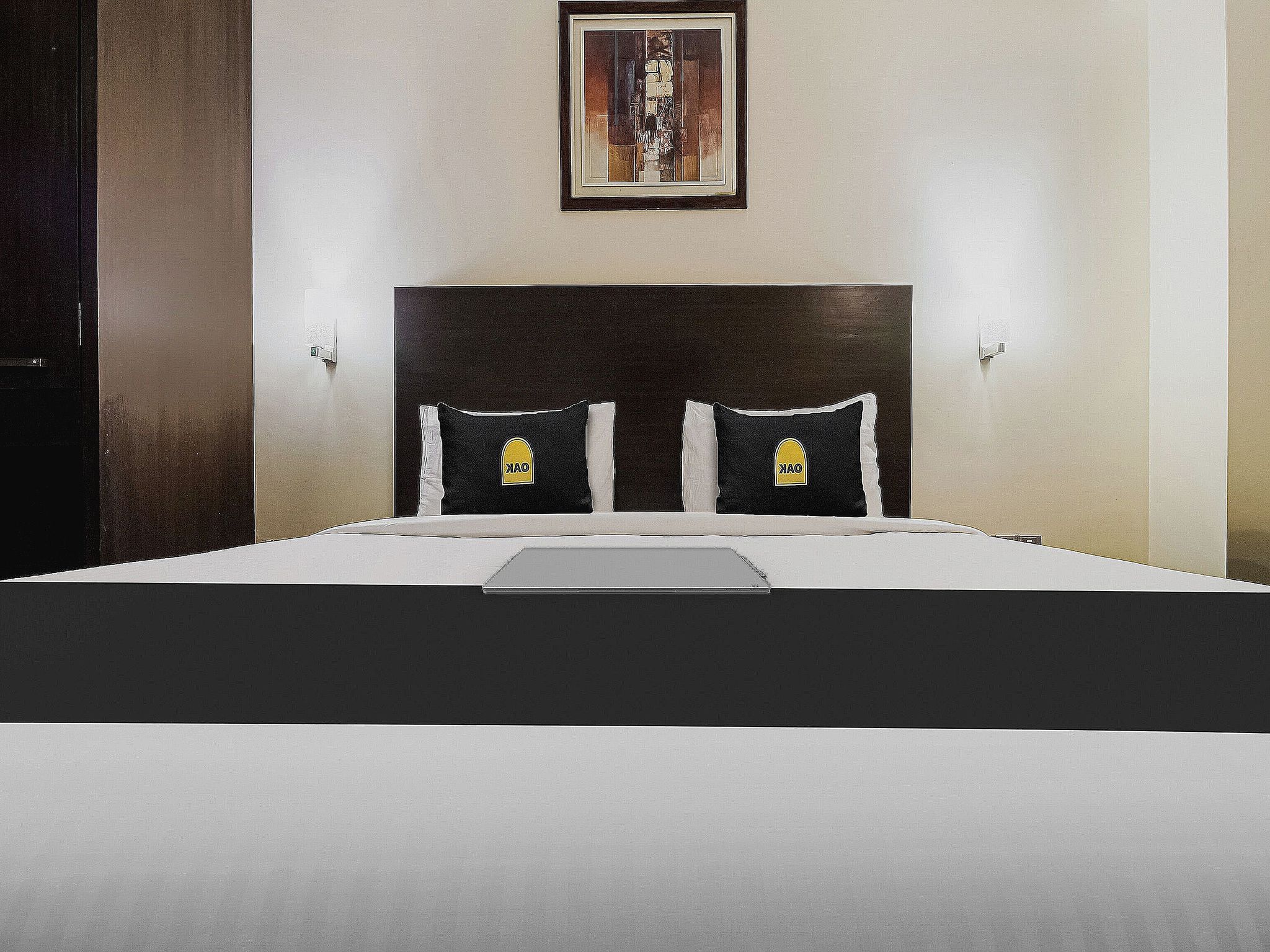 FabHotel Shubhangan Deluxe Room 2